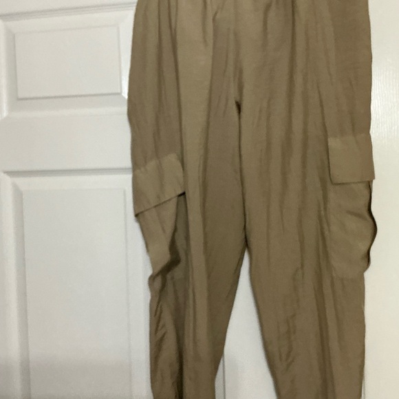 Zara womens Beige Cargo Pants - Picture 3 of 6